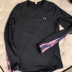 2/$30 🏋️‍♂️Under Armour long sleeve
